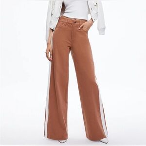 Alice + Olivia Trish Side Stripe Wide Leg Jean Pants in Camel and White size 26
